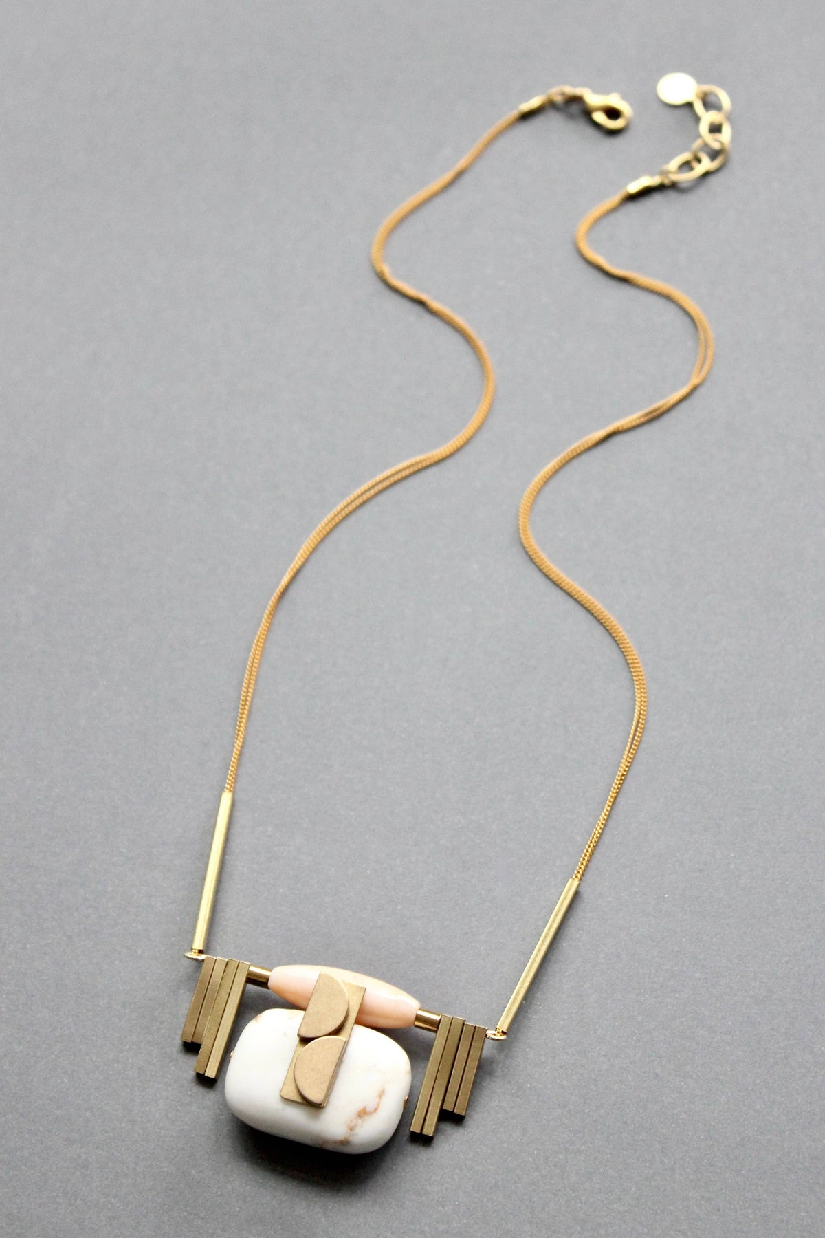 Art Deco Pink and White Pendant Necklace