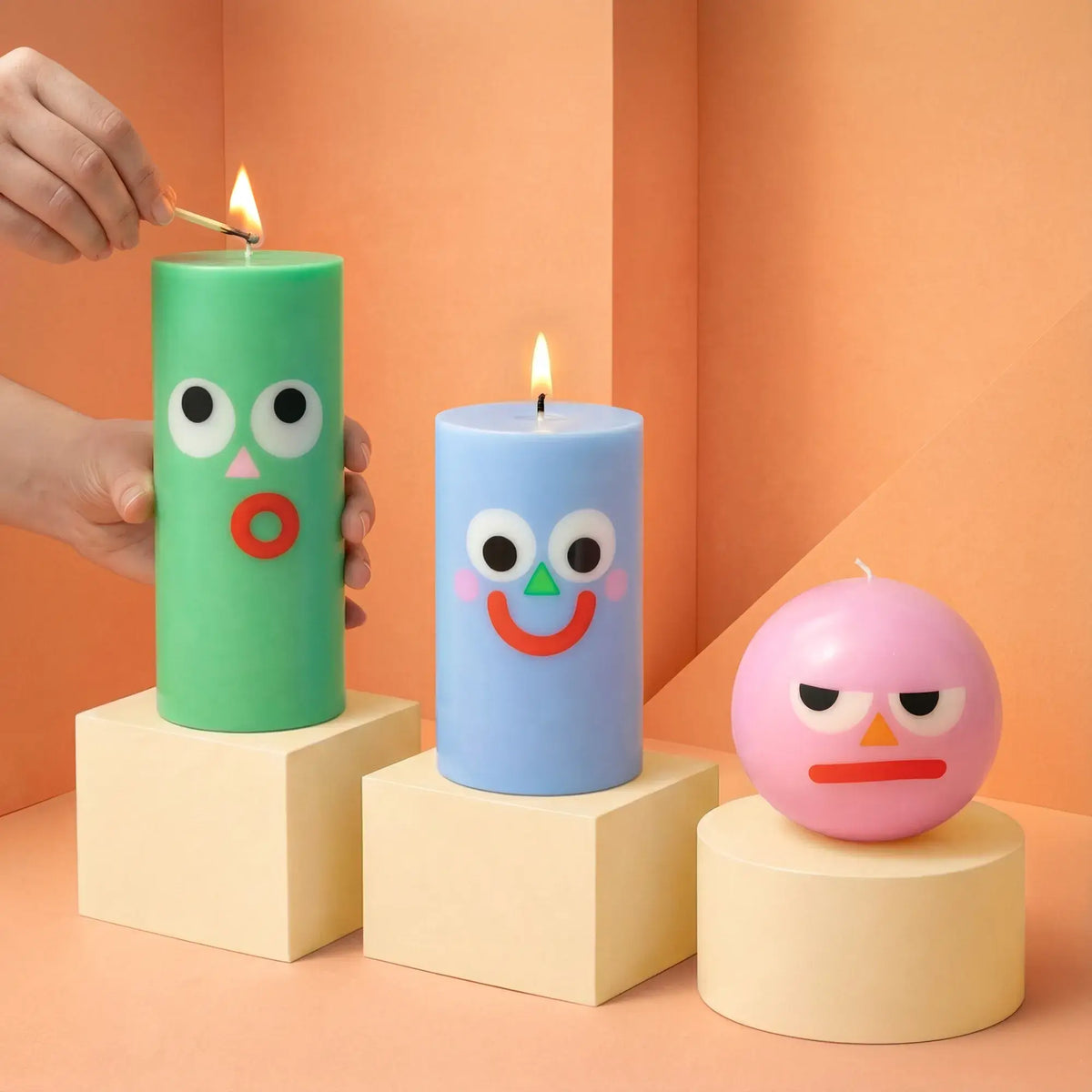 Grumpy Round Face Pink Candle