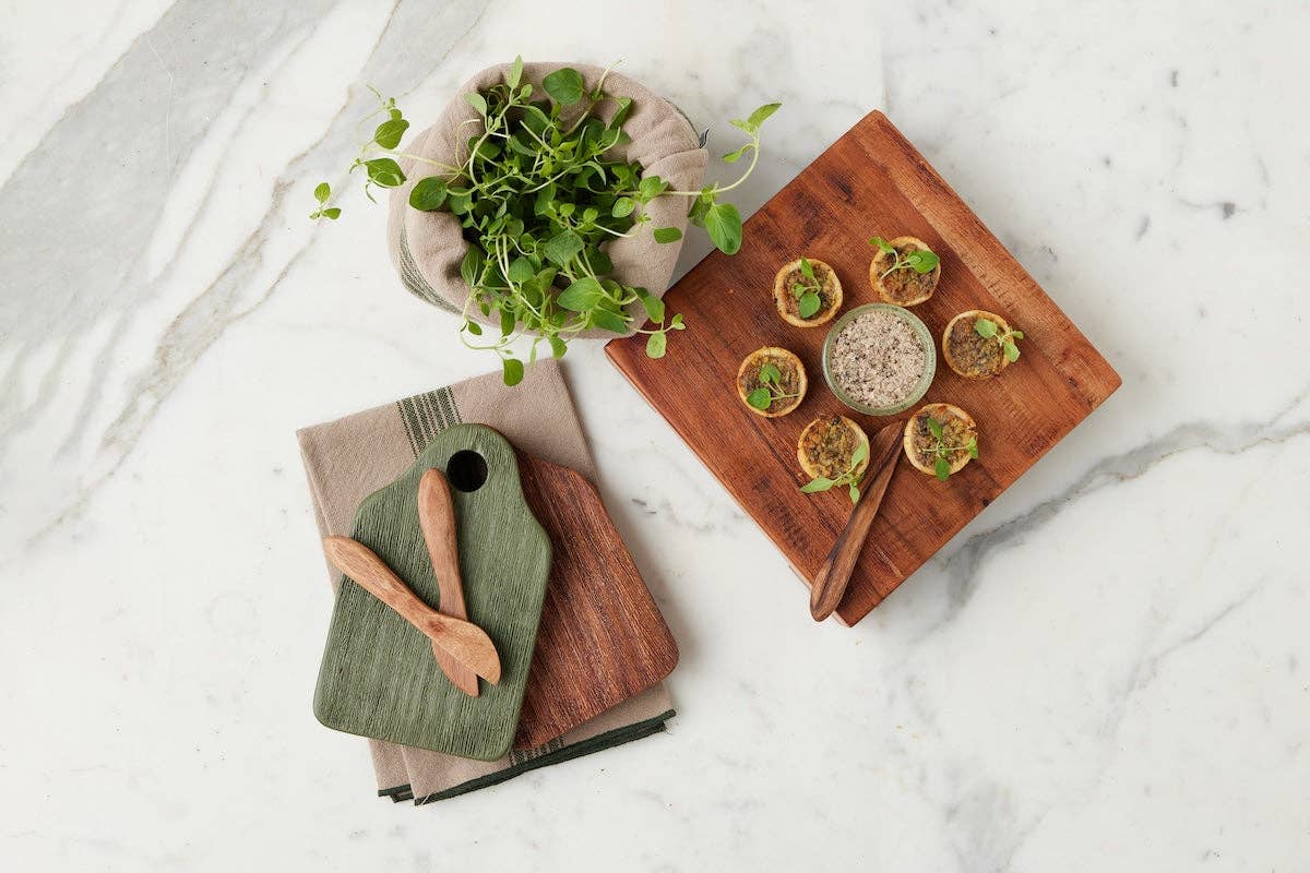 Small Dutch Cheese Board with Spreader - Spruce Green