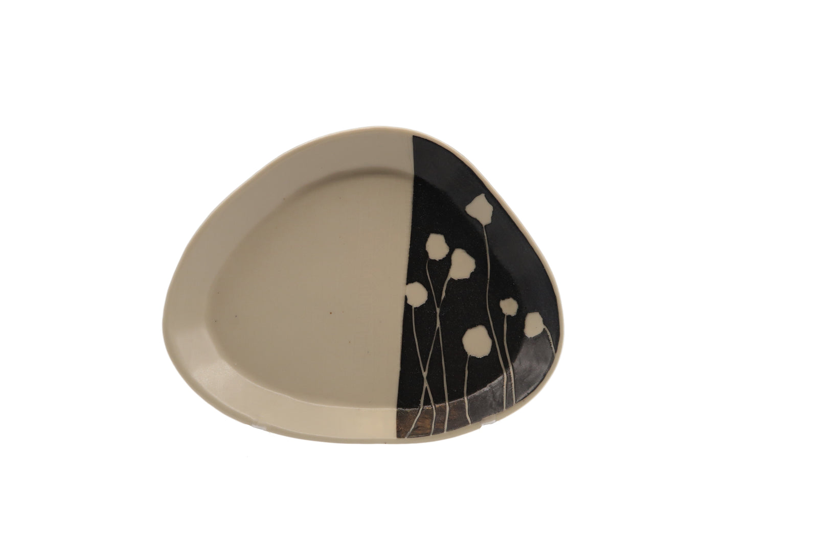 Ceramic plate with floral design