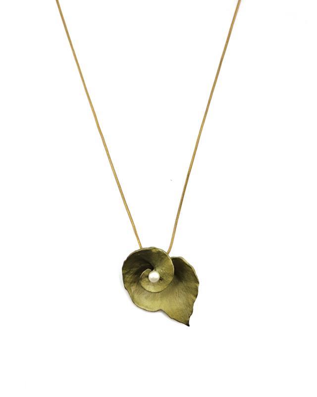 Michael Michaud: Spiral Geranium Long Chain Pearl Necklace