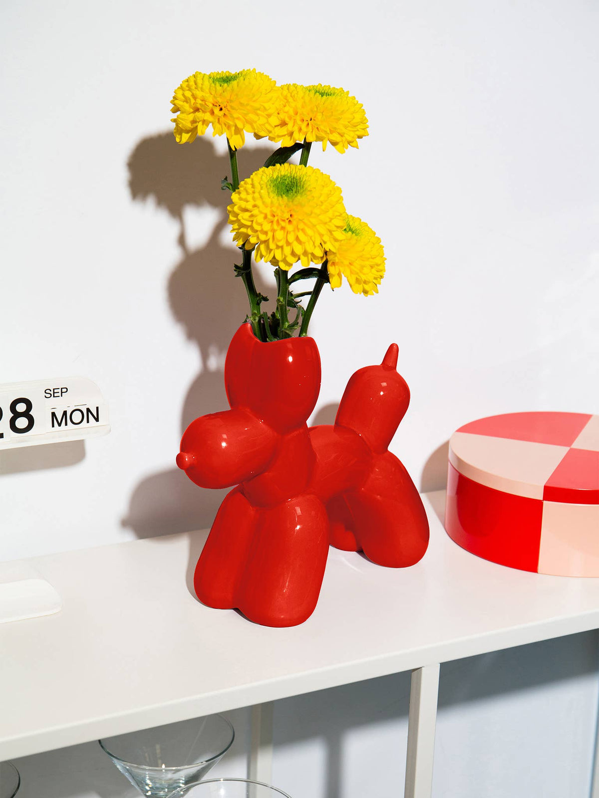 Bobby Vase, Red